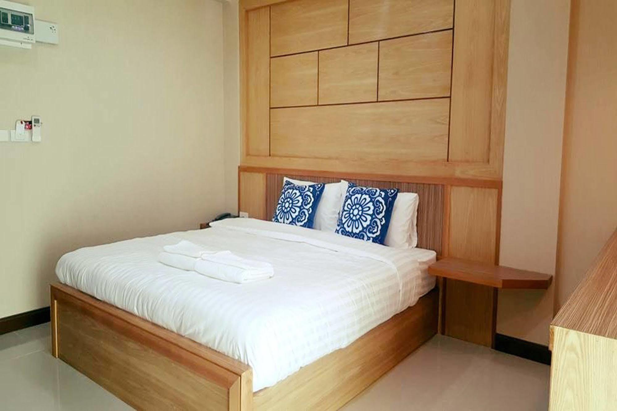 Monmuang Hotel Csiangmaj Kültér fotó